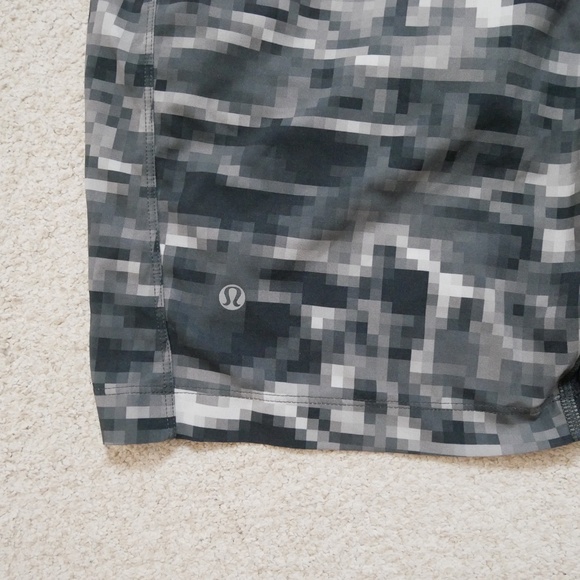 Lululemon Pace breaker shorts with liner Medium - Picture 6 of 7